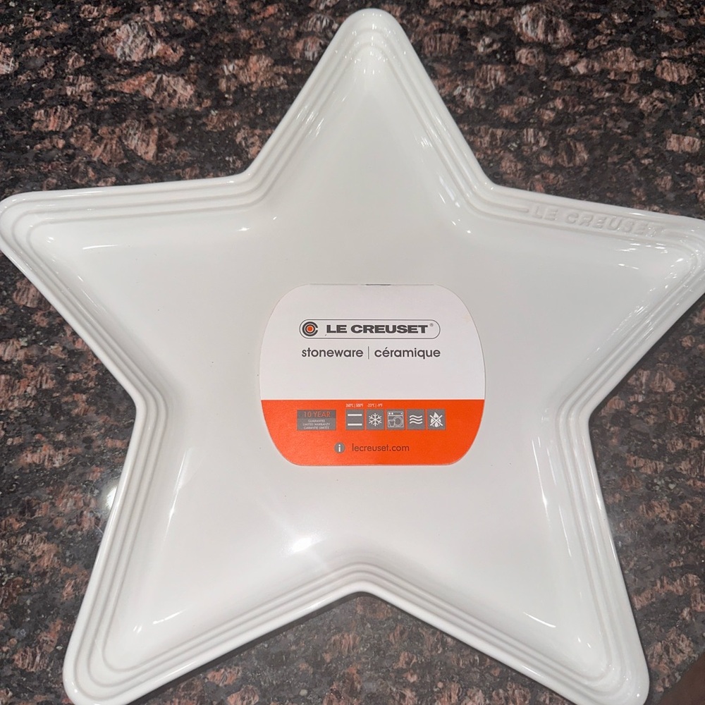 Le Creuset White Star Stoneware Dish—NWT
In time for the holidays!